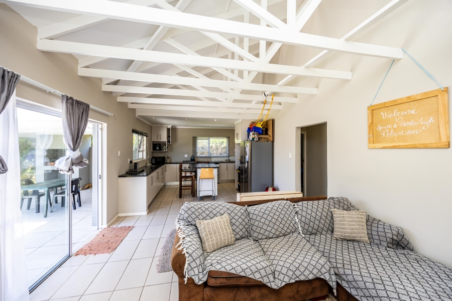 3 Bedroom Property for Sale in Kidds Beach Eastern Cape